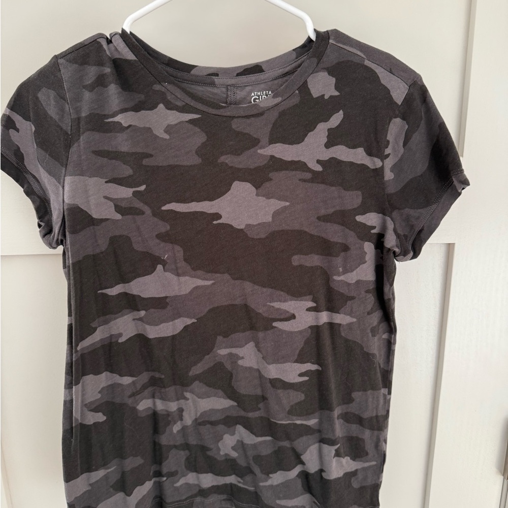 Athleta Black and Gray Camouflage Tee